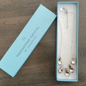 NWOT Touchstone Crystal Necklace